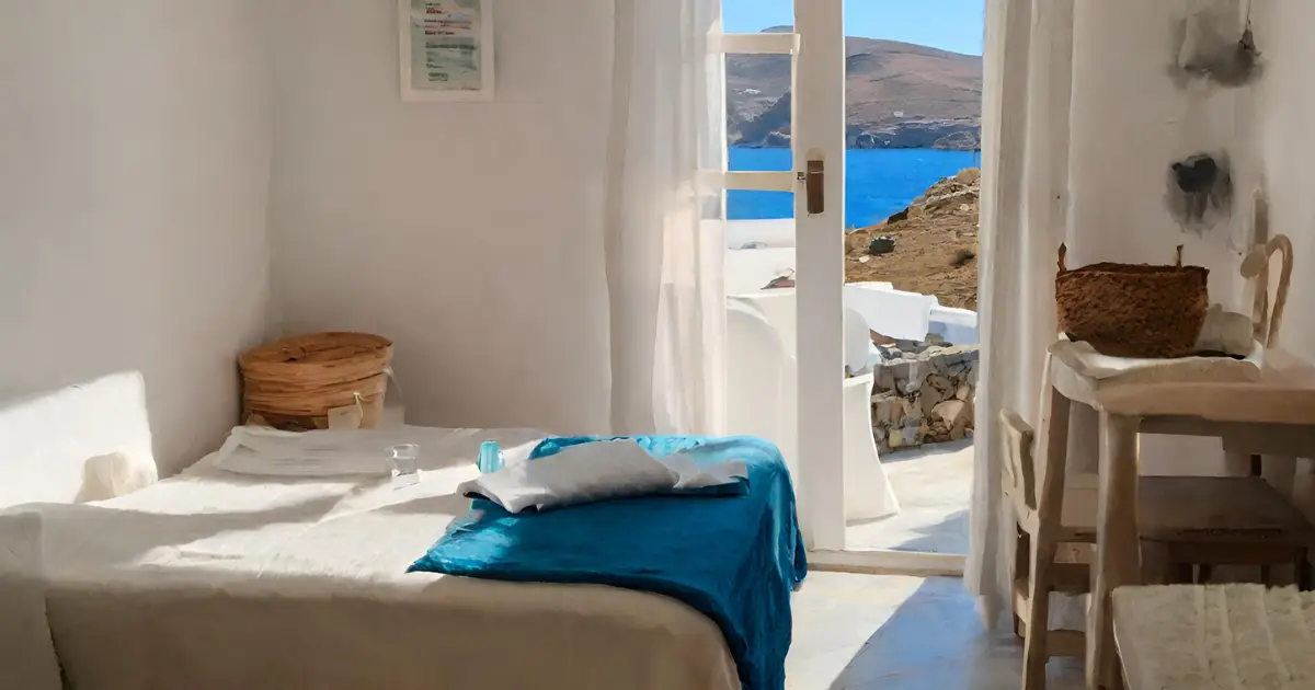 Conseils pour une famille de 5 voyageant dans les Cyclades en août : Transports, hébergement et durée de séjour !