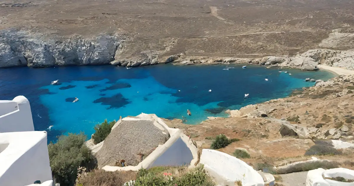 Itinéraire idéal pour un séjour de 19 nuits dans les Cyclades : Du nord au sud, quelles îles choisir pour les amoureux de la nature et de la randonnée ?