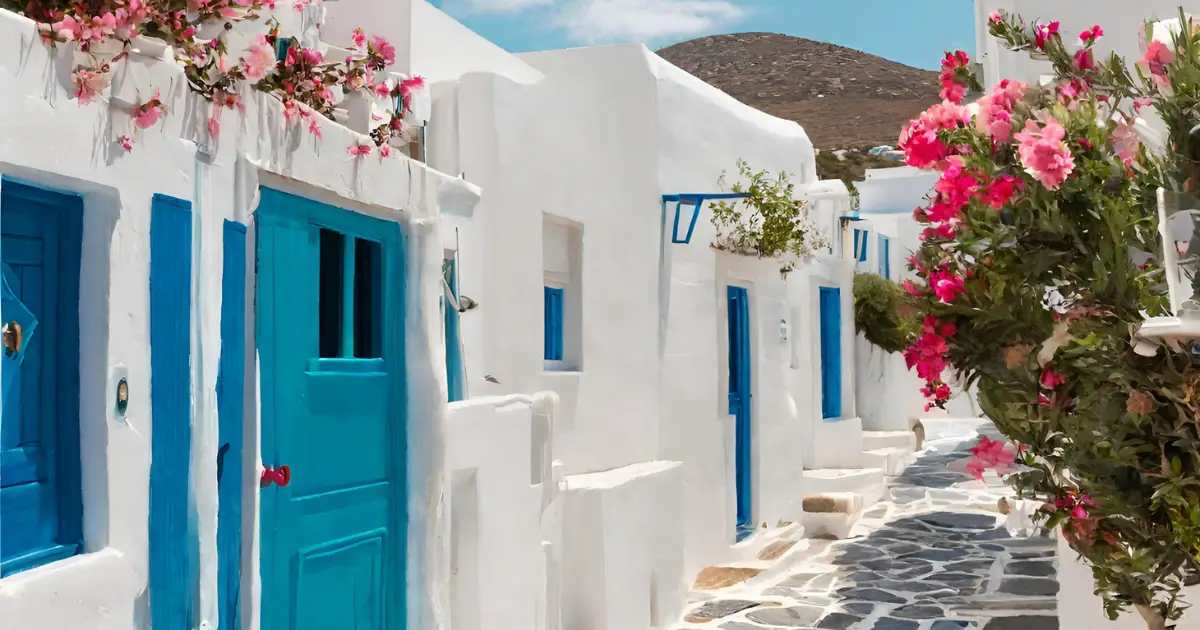 Paros et Sifnos en mai : Faut-il réserver à l'avance ou partir à l'improviste ? Conseils pour trouver un hébergement sans stress !