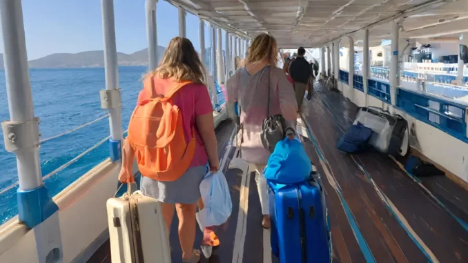 Astuces pour économiser sur les trajets en ferry dans les Cyclades : Comment réduire les coûts lors de votre séjour estival ?