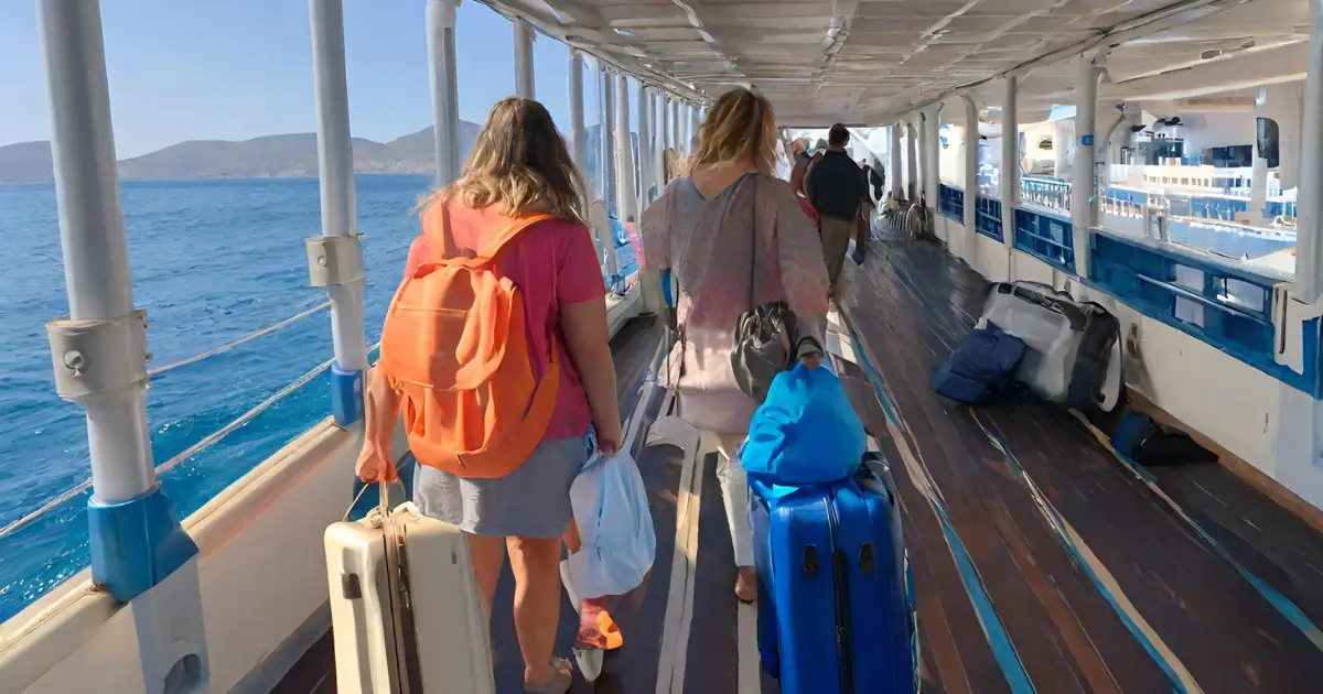 Astuces pour économiser sur les trajets en ferry dans les Cyclades : Comment réduire les coûts lors de votre séjour estival ?