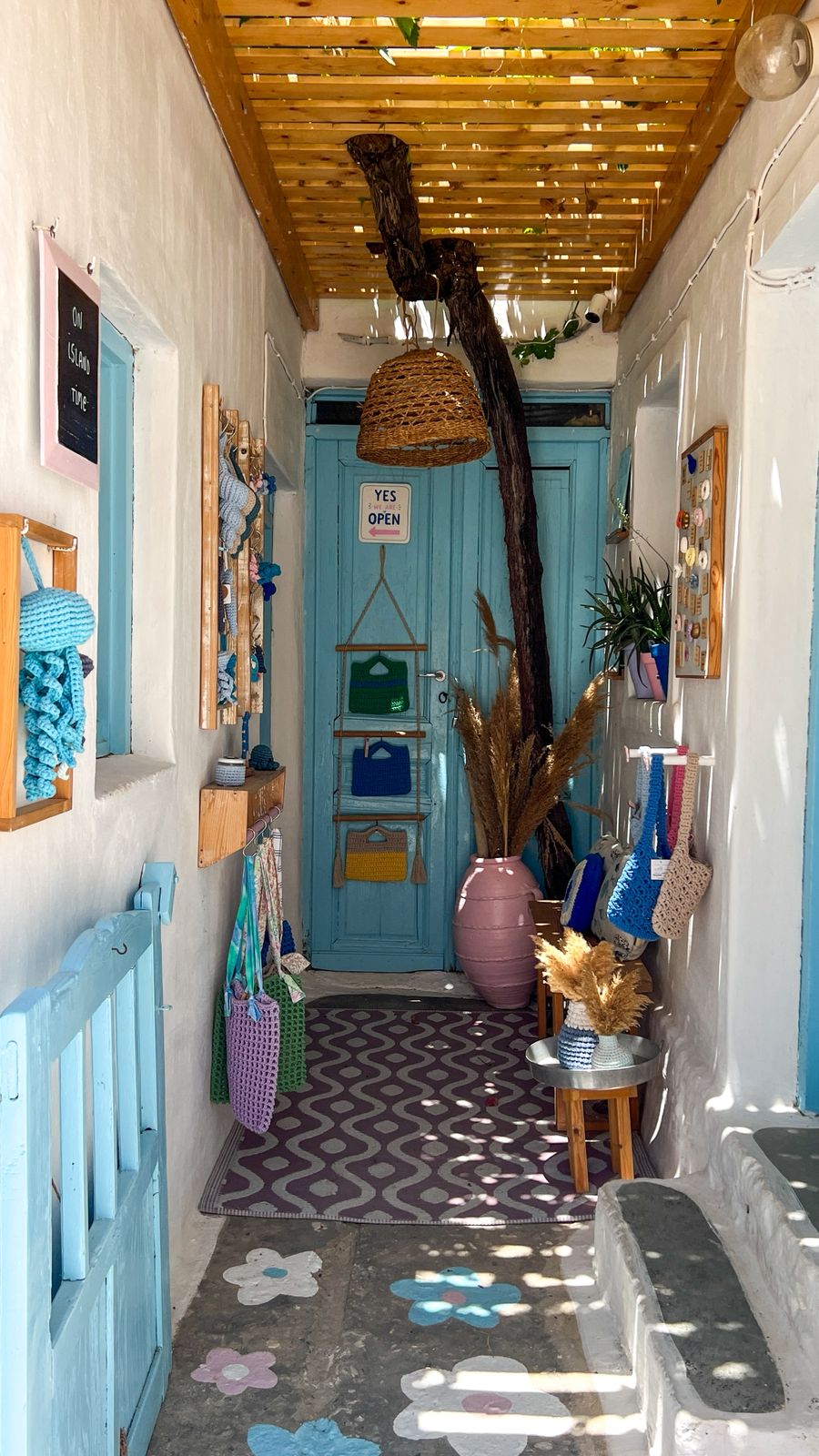 Façade de la boutique Agapi à Lagkada, Amorgos